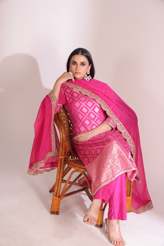 Noorika Fuschia Chanderi Kurta with Pant and dupatta- set of 3