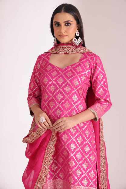 Noorika Fuschia Chanderi Kurta with Pant and dupatta- set of 3