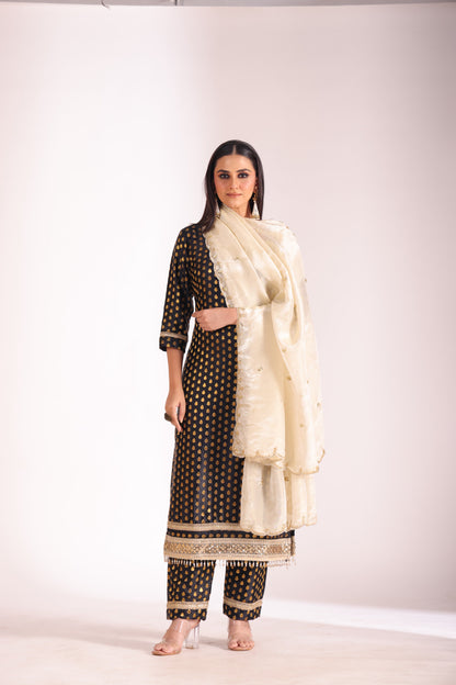 Noorika Black Kurta with pant and dupatta- set of 3