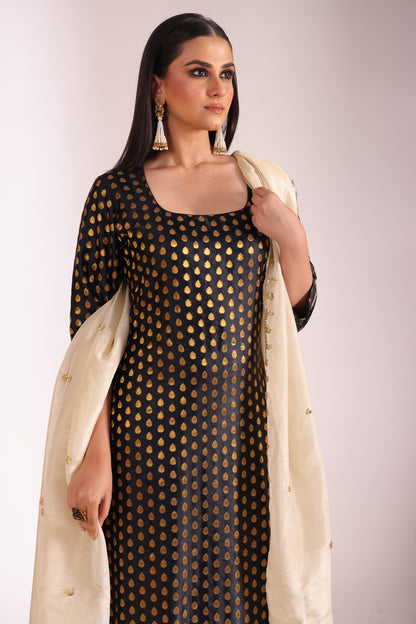 Noorika Black Kurta with pant and dupatta- set of 3