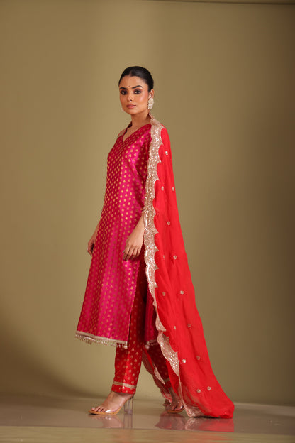 Noorika Rani Kurta with pant and dupatta- set of 3